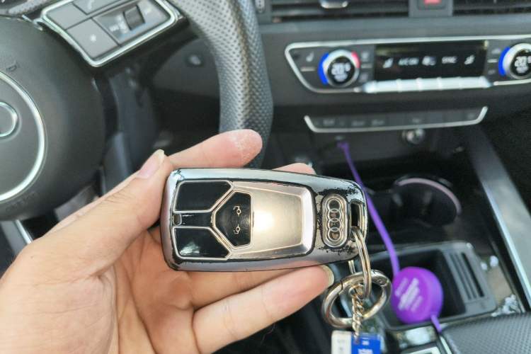 Used Audi A4L 2024 40 TFSI Luxury Dynamic Edition Vehicle Key