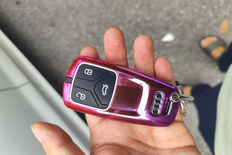 Used Audi A4L 2024 40 TFSI Fashion Dynamic Model Vehicle Key