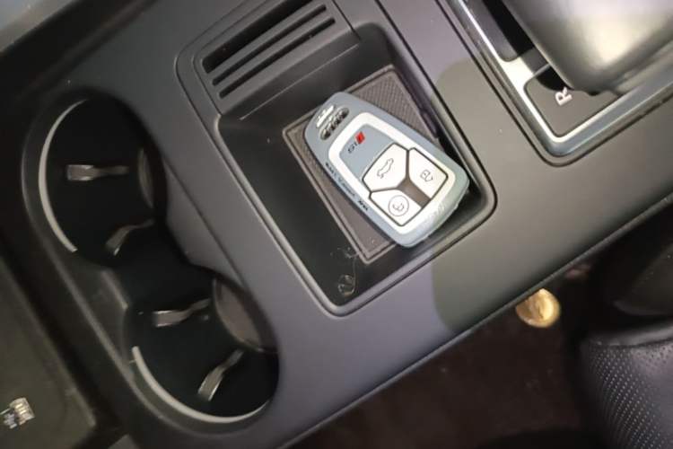 Used Audi A4L 2024 40 TFSI Fashion Dynamic Model Vehicle Key