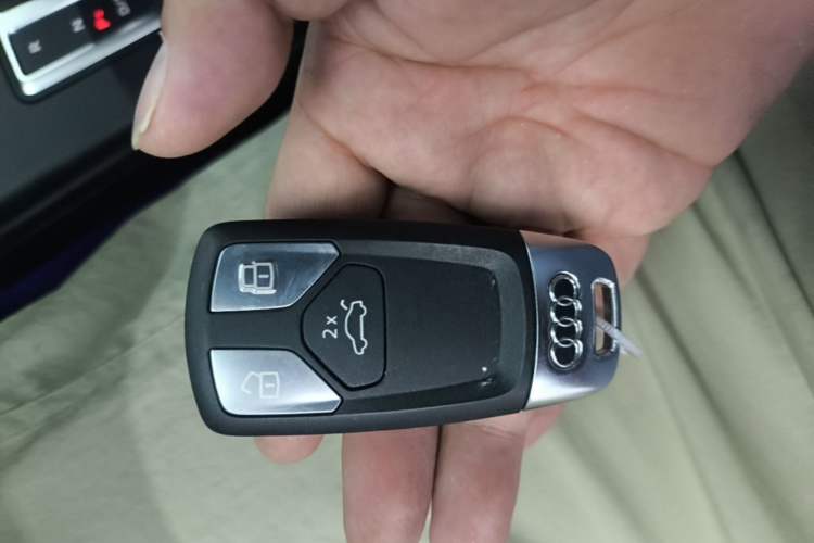 Used Audi A4L 2024 40 TFSI Fashion Dynamic Model Vehicle Key