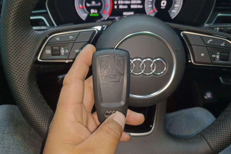 Used Audi A4L 2024 40 TFSI Luxury Dynamic Edition Vehicle Key