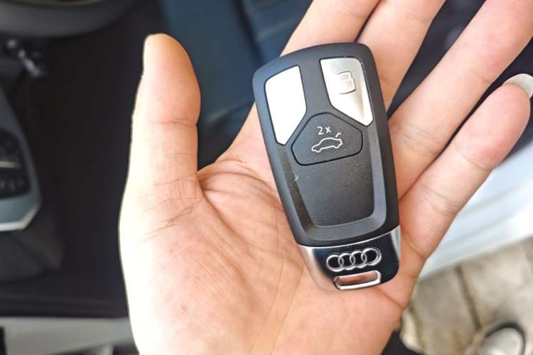 Used Audi A4L 2024 40 TFSI Fashion Dynamic Model Vehicle Key