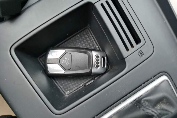 Used Audi A4L 2024 40 TFSI Fashion Dynamic Model Vehicle Key