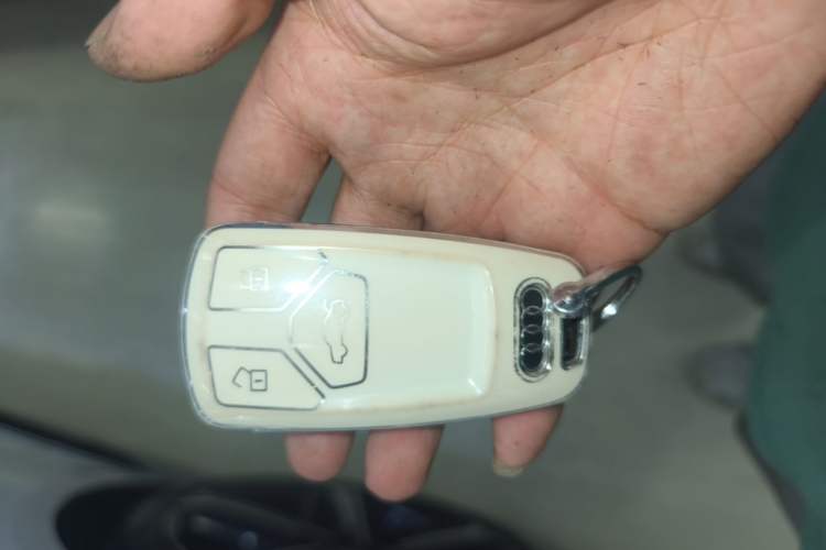 Used Audi A4L 2024 40 TFSI Luxury Dynamic Edition Vehicle Key