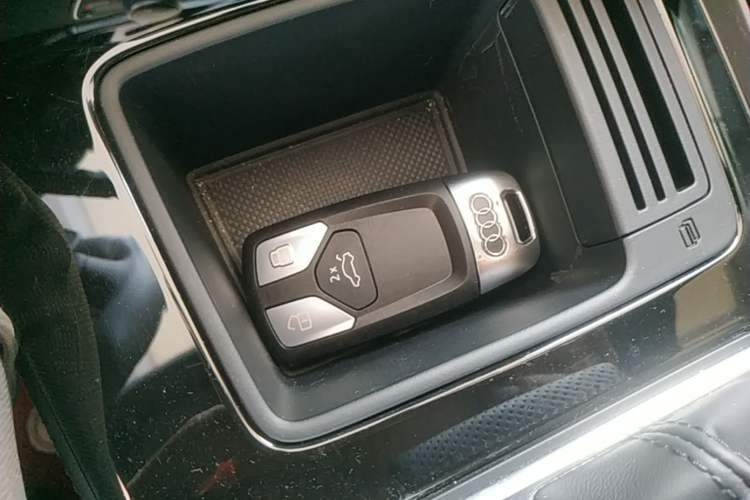 Used Audi A4L 2024 40 TFSI Luxury Dynamic Edition Vehicle Key