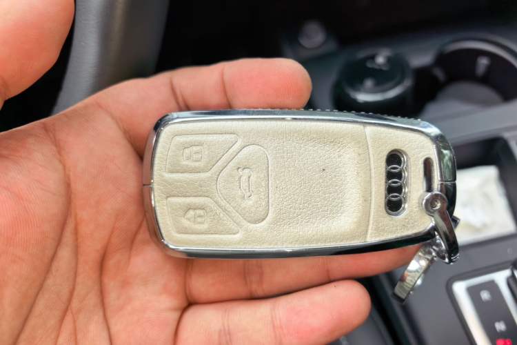 Used Audi A4L 2024 40 TFSI Fashion Dynamic Model Vehicle Key