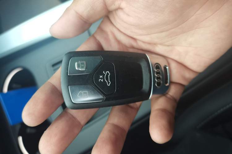 Used Audi A4L 2024 40 TFSI Fashion Dynamic Model Vehicle Key