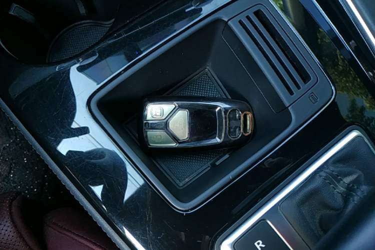 Used Audi A4L 2024 40 TFSI Luxury Dynamic Edition Vehicle Key