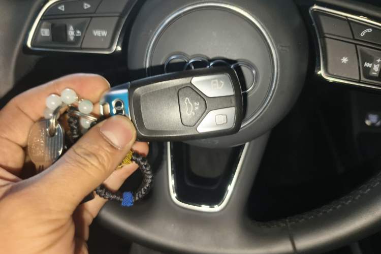 Used Audi A4L 2024 40 TFSI Fashion Dynamic Model Vehicle Key