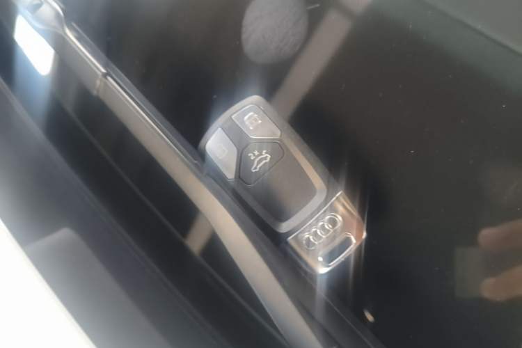 Used Audi A4L 2024 40 TFSI Fashion Dynamic Model Vehicle Key