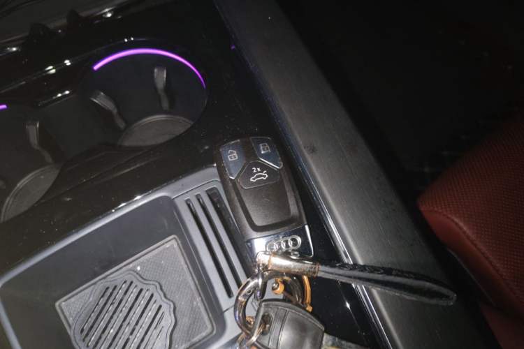 Used Audi A4L 2024 40 TFSI Luxury Dynamic Edition (Starry Night Version) Vehicle Key