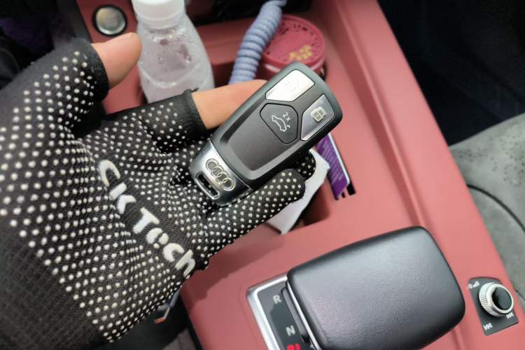 Used Audi A4L 2024 40 TFSI Fashion Dynamic Model Vehicle Key