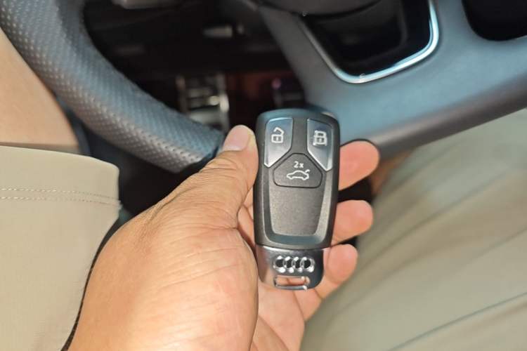 Used Audi A4L 2024 40 TFSI Luxury Dynamic Edition Vehicle Key