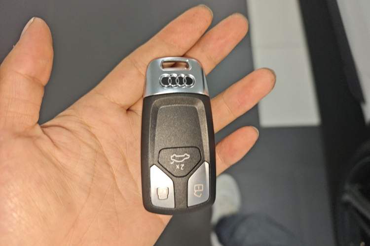 Used Audi A4L 2024 40 TFSI Luxury Dynamic Edition Vehicle Key