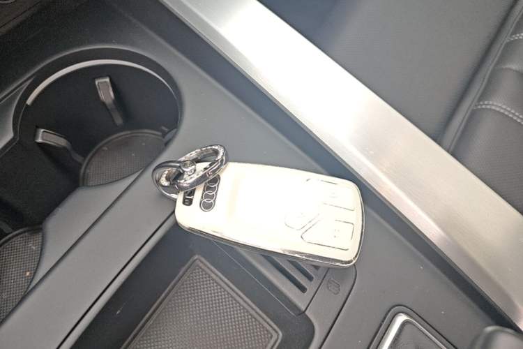Used Audi A4L 2024 40 TFSI Fashion Dynamic Model Vehicle Key