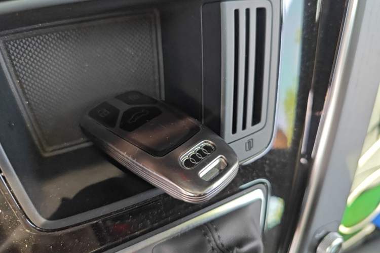 Used Audi A4L 2024 40 TFSI Luxury Dynamic Edition Vehicle Key