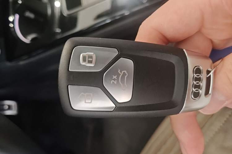 Used Audi A4L 2024 40 TFSI Luxury Dynamic Edition (Starry Night Version) Vehicle Key