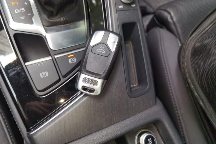 Used Audi A4L 2024 40 TFSI Luxury Dynamic Edition Vehicle Key