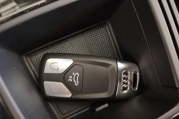 Used Audi A4L 2024 40 TFSI Luxury Dynamic Edition Vehicle Key
