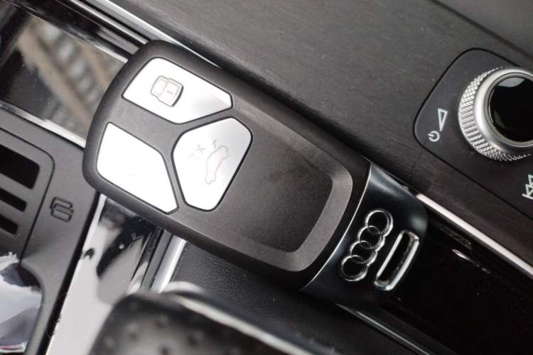 Used Audi A4L 2024 40 TFSI Luxury Dynamic Edition Vehicle Key