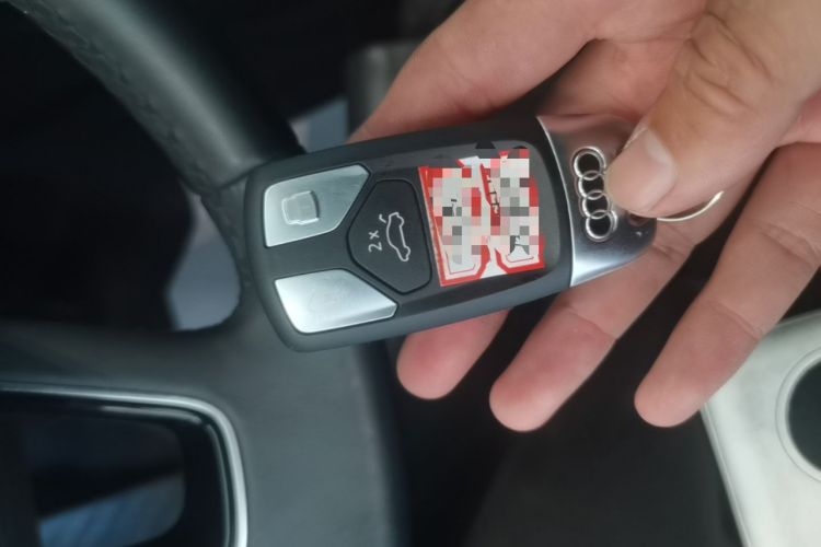 Used Audi A4L 2024 40 TFSI Fashion Dynamic Model Vehicle Key