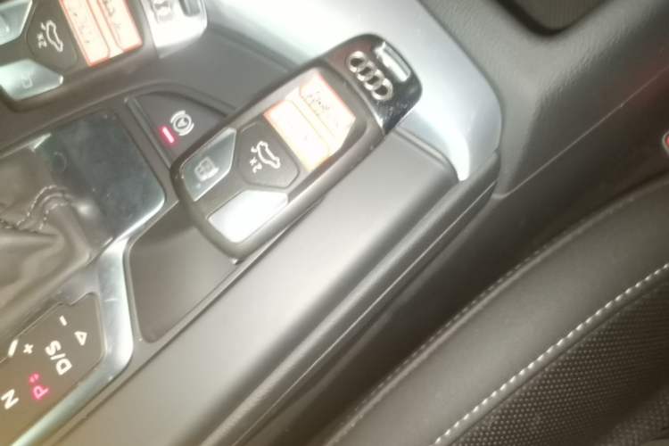 Used Audi A4L 2024 40 TFSI Fashion Dynamic Model Vehicle Key