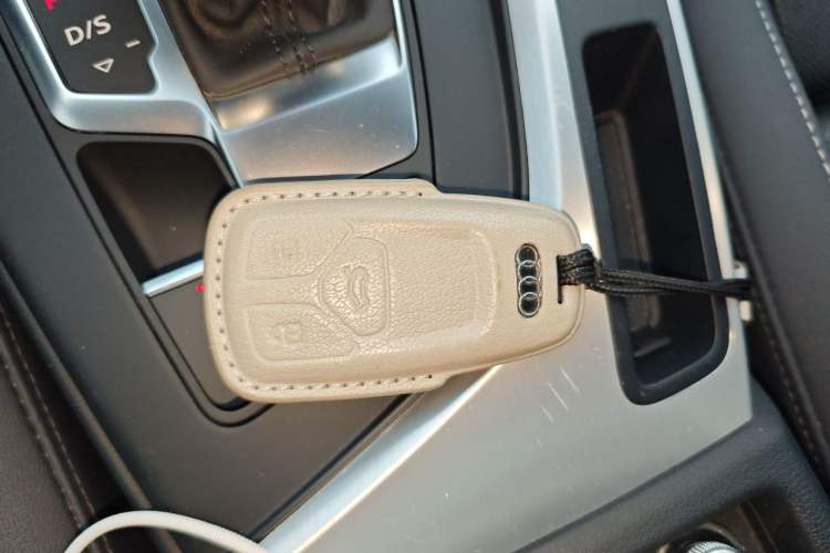 Used Audi A4L 2024 40 TFSI Fashion Dynamic Model Vehicle Key