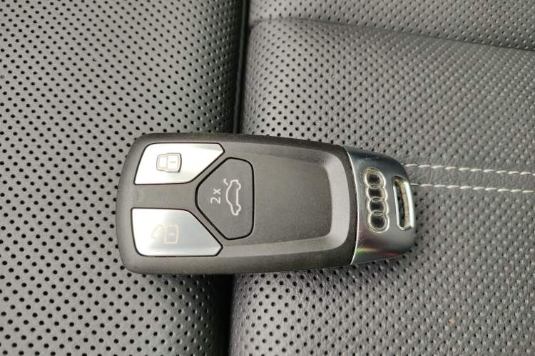 Used Audi A4L 2024 40 TFSI Luxury Dynamic Edition Vehicle Key