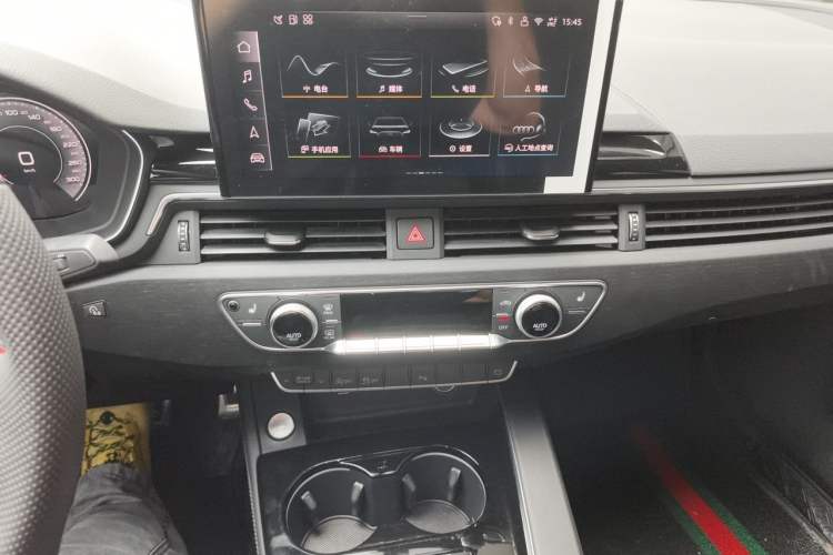 Used Audi A4L 2025 2 Million Units Enjoyment Version 40 TFSI Luxury Dynamic Edition Audio And AC Panel