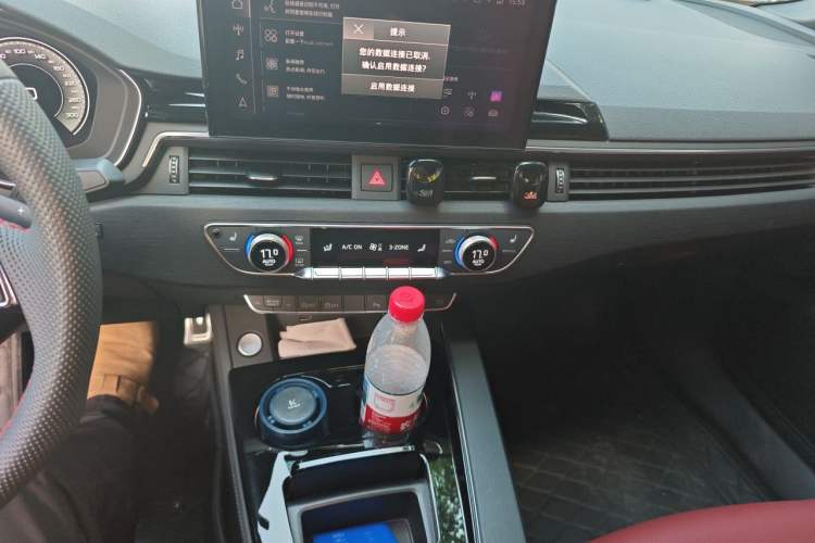 Used Audi A4L 2025 2 Million Units Enjoyment Version 40 TFSI Luxury Dynamic Edition Audio And AC Panel