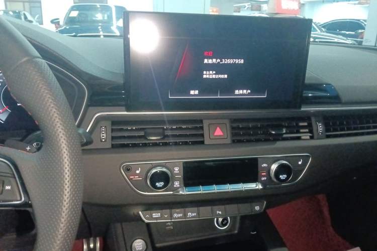 Used Audi A4L 2025 2 Million Units Enjoyment Version 40 TFSI Luxury Dynamic Edition Audio And AC Panel