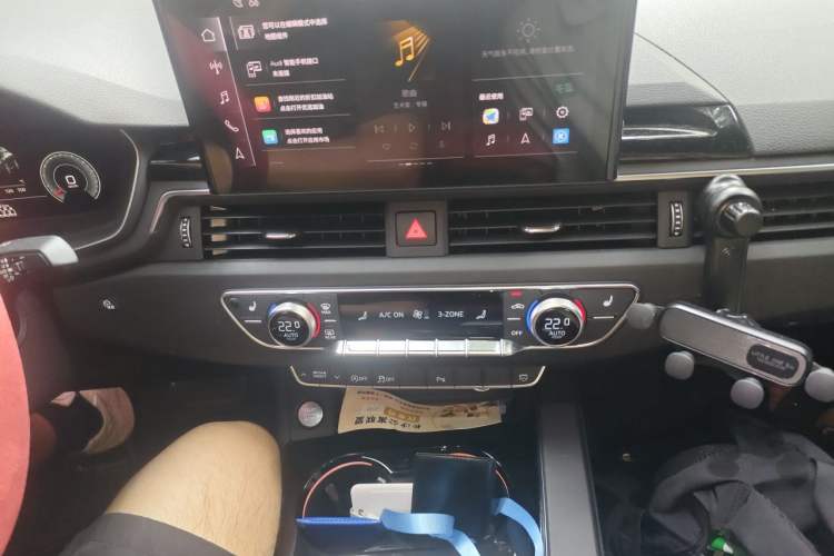 Used Audi A4L 2025 2 Million Units Enjoyment Version 40 TFSI Luxury Dynamic Edition Audio And AC Panel
