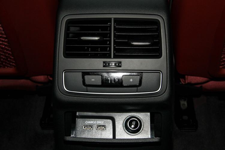 Used Audi A4L 2025 2 Million Units Enjoyment Version 40 TFSI Luxury Dynamic Edition Audio And AC Panel