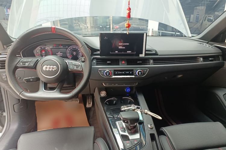 Used Audi A4L 2025 2 Million Units Enjoyment Version 40 TFSI Luxury Dynamic Edition Center Console