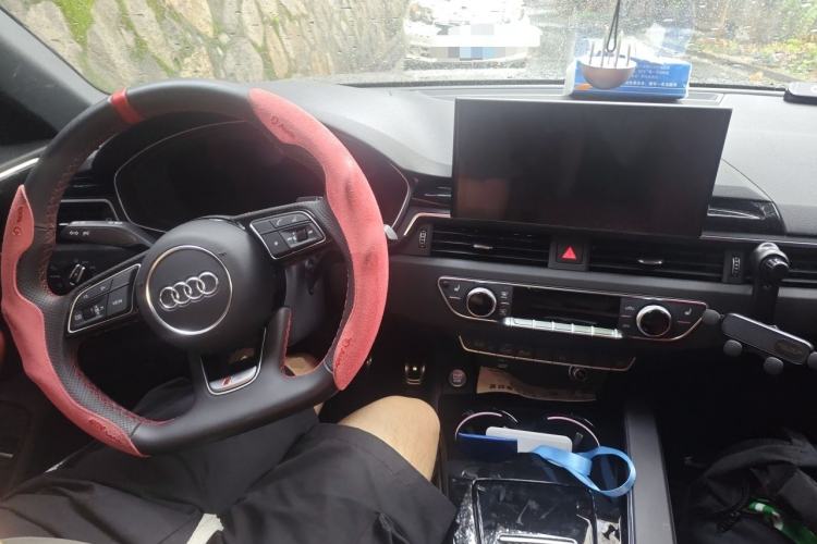 Used Audi A4L 2025 2 Million Units Enjoyment Version 40 TFSI Luxury Dynamic Edition Center Console
