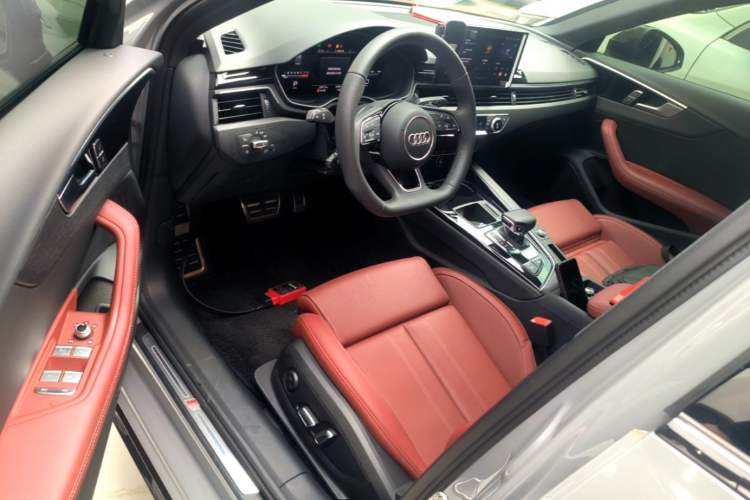 Used Audi A4L 2025 2 Million Units Enjoyment Version 40 TFSI Luxury Dynamic Edition B&O Starry Night Edition Driver Seat