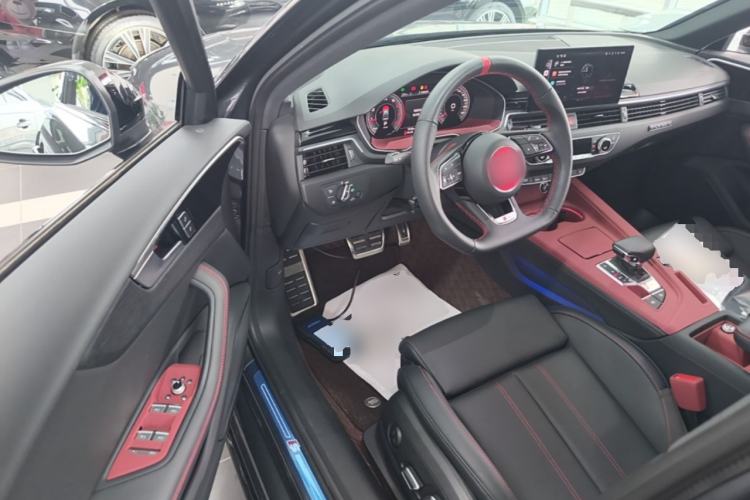 Used Audi A4L 2025 2 Million Units Enjoyment Version 40 TFSI Luxury Dynamic Edition Driver Seat
