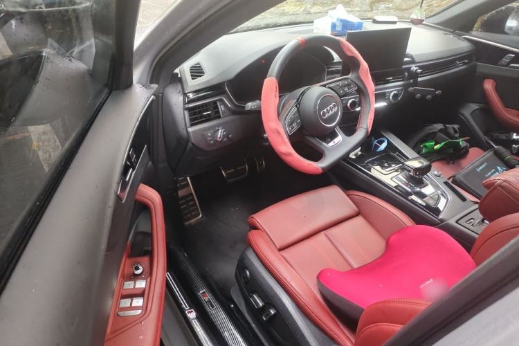 Used Audi A4L 2025 2 Million Units Enjoyment Version 40 TFSI Luxury Dynamic Edition Driver Seat