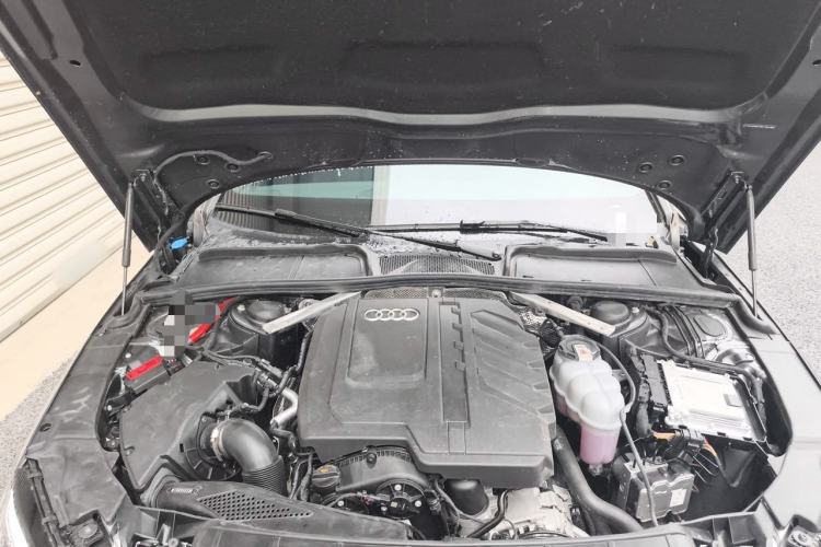 Used Audi A4L 2025 2 Million Units Enjoyment Version 40 TFSI Luxury Dynamic Edition Engine Bay