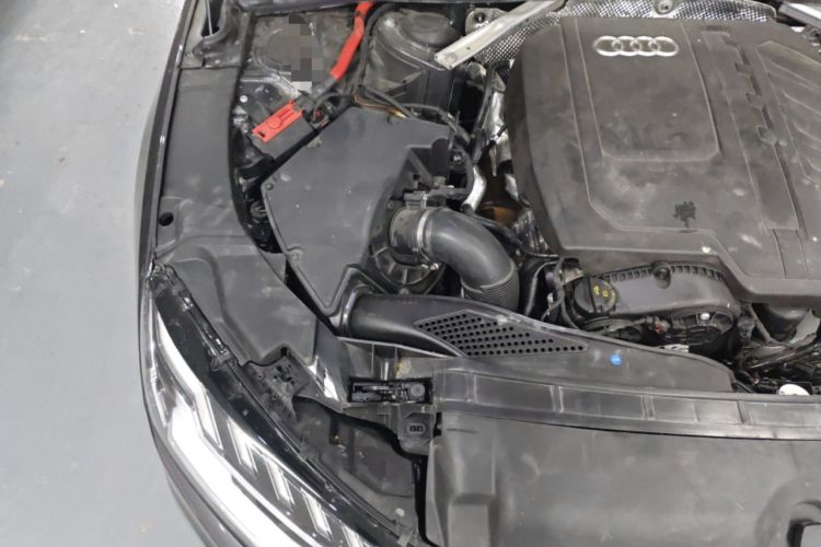 Used Audi A4L 2025 2 Million Units Enjoyment Version 40 TFSI Stylish and Dynamic Type Engine Bay Right