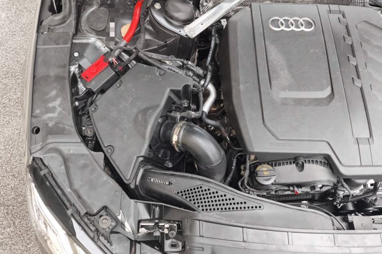 Used Audi A4L 2025 2 Million Units Enjoyment Version 40 TFSI Luxury Dynamic Edition Engine Bay Right
