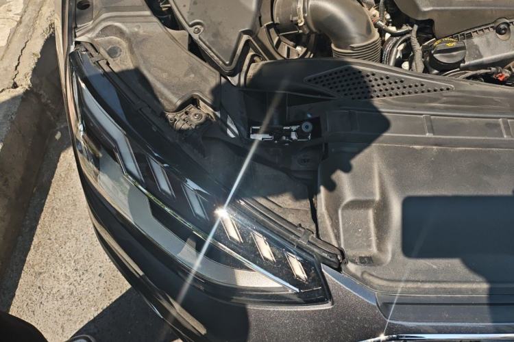 Used Audi A4L 2025 2 Million Units Enjoyment Version 40 TFSI Stylish and Dynamic Type Engine Bay Right