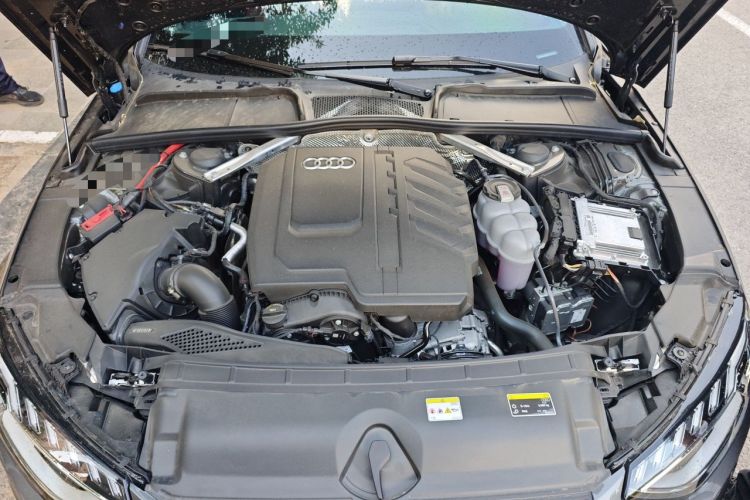 Used Audi A4L 2025 2 Million Units Enjoyment Version 40 TFSI Luxury Dynamic Edition Engine Bay