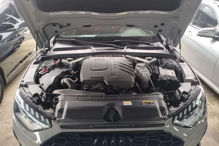 Used Audi A4L 2025 2 Million Units Enjoyment Version 40 TFSI Luxury Dynamic Edition B&O Starry Night Edition Engine Bay