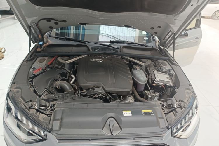 Used Audi A4L 2025 2 Million Units Enjoyment Version 40 TFSI Luxury Dynamic Edition Engine Bay