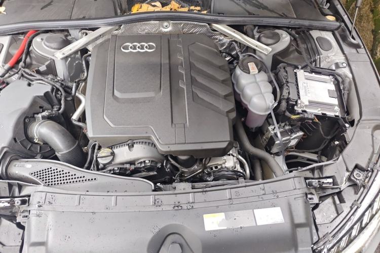 Used Audi A4L 2025 2 Million Units Enjoyment Version 40 TFSI Luxury Dynamic Edition Engine Bay