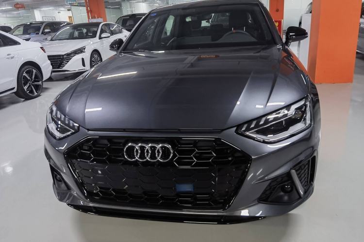 Used Audi A4L 2025 2 Million Units Enjoyment Version 40 TFSI Luxury Dynamic Edition Exterior 1
