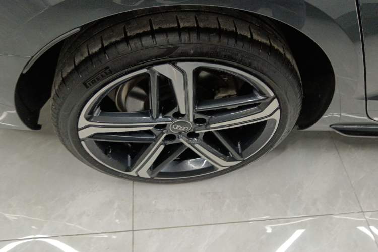 Used Audi A4L 2025 2 Million Units Enjoyment Version 40 TFSI Luxury Dynamic Edition Exterior 5