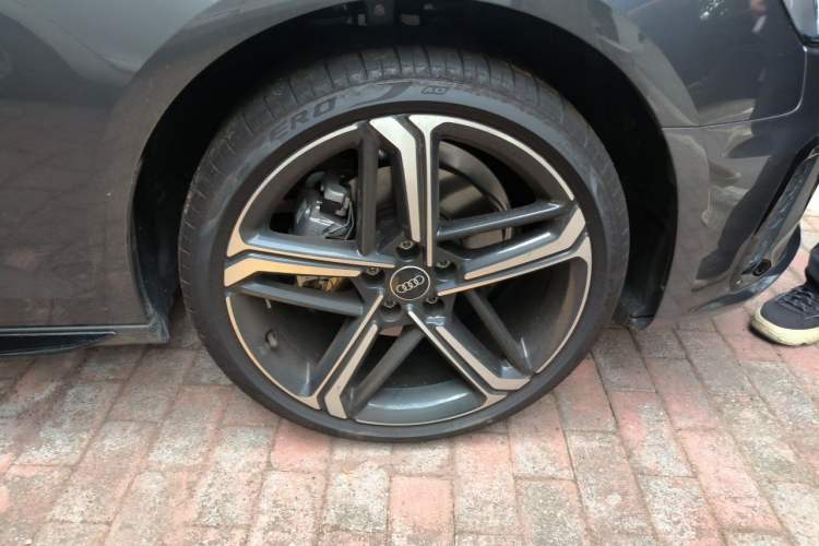 Used Audi A4L 2025 2 Million Units Enjoyment Version 40 TFSI Luxury Dynamic Edition Exterior 7