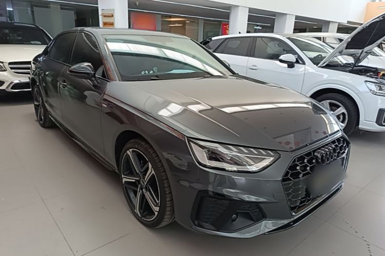 Used Audi A4L 2025 2 Million Units Enjoyment Version 40 TFSI Luxury Dynamic Edition Front Right 45 Deg